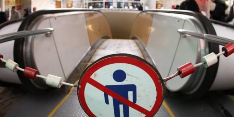 В Харькове гражданин бросился под поезд метрополитена