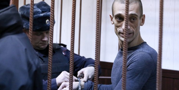 Суд арестовал художника Павленского по делу о вандализме, - СМИ