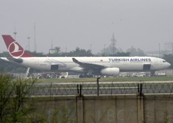 Самолет Turkish Airlines сел в Канаде из-за угрозы взрыва
