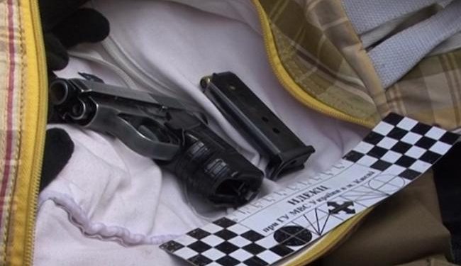В Киеве оперативники задержали авто с оружием