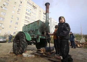 Укрэнерго отложило возобновление электроснабжения Крыма, - СМИ