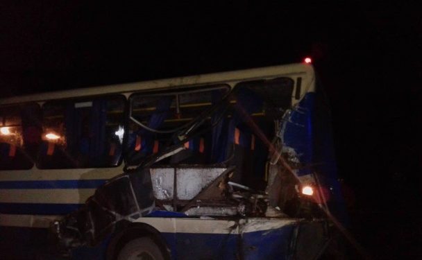 В Ивано-Франковской области лесовоз протаранил автобус с пассажирами