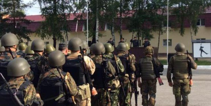 В Киев стягивают Нацгвардию и батальоны