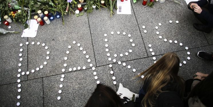 Число погибших в результате терактов в Париже увеличилось до 129 человек