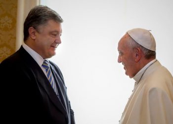 Папа Римский принял приглашение посетить Украину, - Порошенко