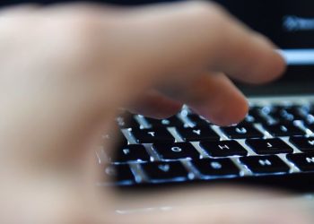 Пользователи из домена.ru не смогут голосовать за петиции к украинскому президенту