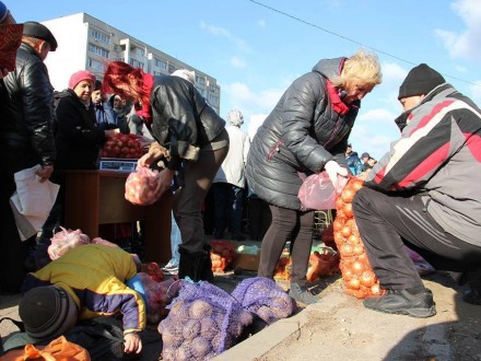 На ярмарке в Херсоне агитировали за кандидата в мэры