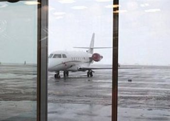 Украина закрыла небо для чартерных рейсов олигархов,- пресса
