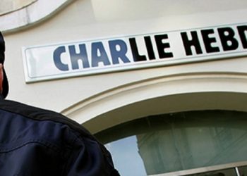 Charlie Hebdo посмеялся над катастрофой А321