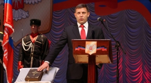 Сурков помогает нам с первых дней войны, - Захарченко