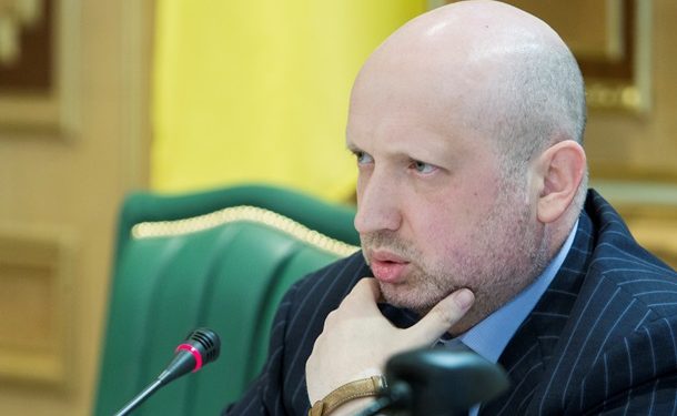 В Украине пора переносить дату Рождества, - Турчинов