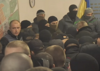 Вызванный для Корбана реанимобиль не подпускают к зданию суда, - пресс-служба "УКРОПа"