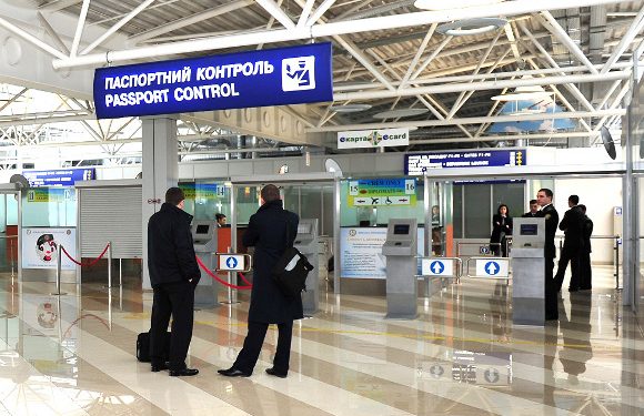 В "Борисполе" выявили 5 иностранных граждан с фальшивыми документами