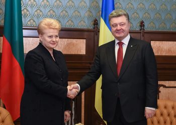 Порошенко отправился с визитом в Литву