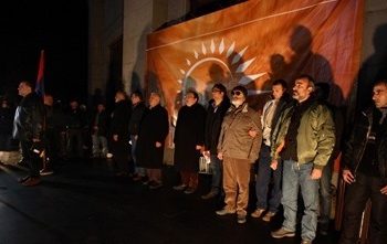 В Армении активисты провели ночь сидячего протеста