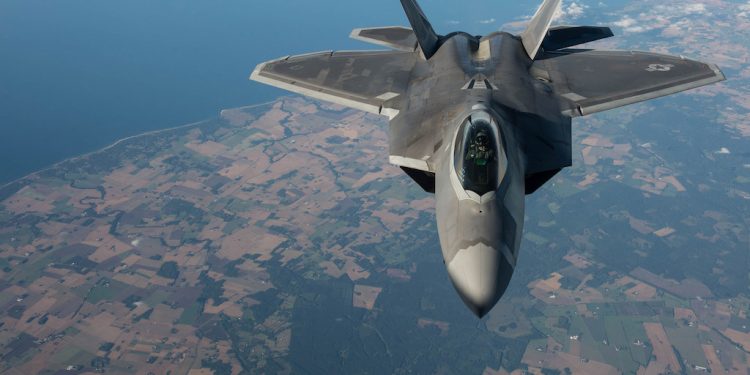 У США заканчиваются авиабомбы для борьбы с ИГИЛ, - пресса