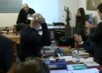 Нардеп Денисенко метнул в судью бутылку с водой, - СМИ