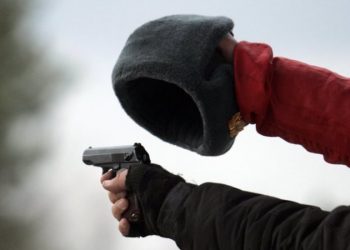 В Донецке виновника аварии определяли с помощью пистолета
