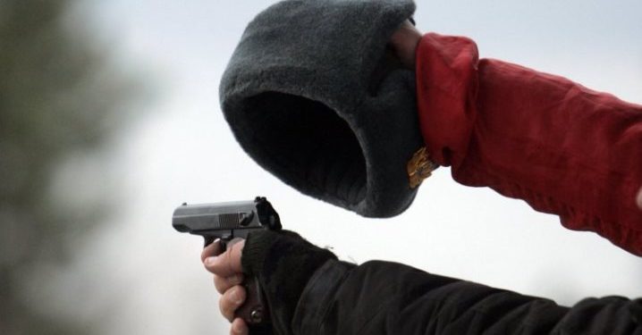 В Донецке виновника аварии определяли с помощью пистолета