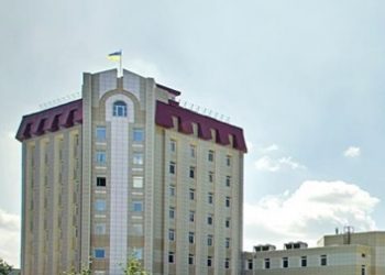 В Энергодаре возле горсовета депутат открыл огонь из ружья, - пресса