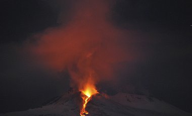 Из-за извержения Этны в Италии отменили ряд авиарейсов