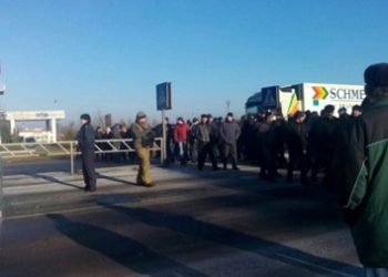 В Волынской области бастующие шахтеры перекрыли международную трассу