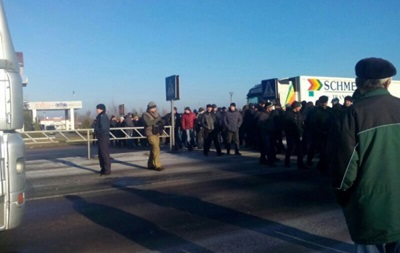 В Волынской области бастующие шахтеры перекрыли международную трассу