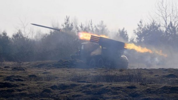 Терористы открыли огонь из «Градов»: снаряды попали в школу
