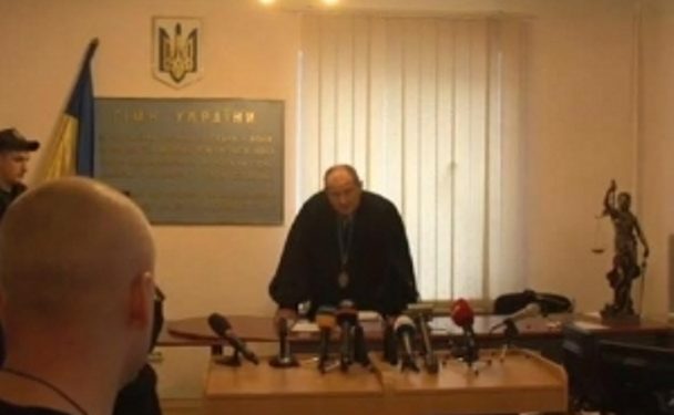 Корбана из медучреждения привезут в суд