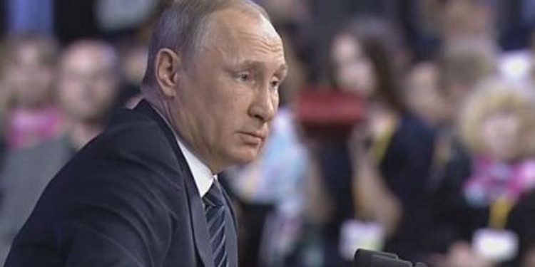 Путин признал присутствие в Донбассе военных консультантов из РФ