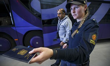 Норвегия планирует усложнить правила получения убежища беженцам, - пресса