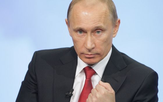 Путин оставит в покое Донбасс через полгода, - экс-премьер России