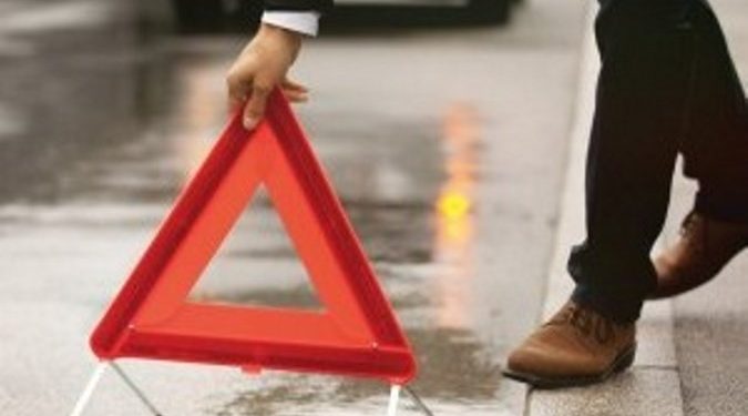В Румынии поезд раздавил такси