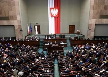 В Польше за долгую речь оштрафовали депутата