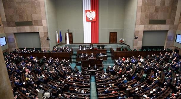 В Польше за долгую речь оштрафовали депутата