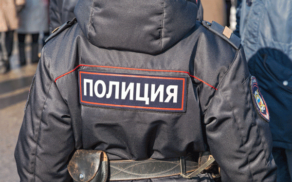 В Москве преступник облил кислотой майора полиции