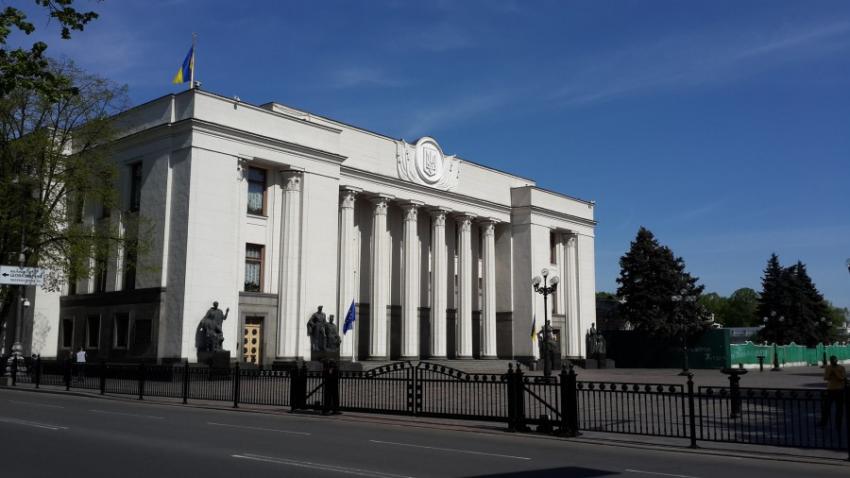 В Архангельской области упавшая на жилой дом крылатая ракета повредила квартиры