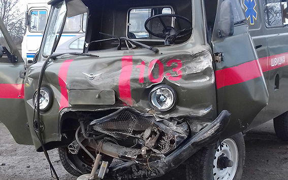В Хмельницкой области медики попали в аварию из-за гонок на дороге