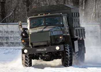 Пьяный боевик перевернулся на фуре, пострадали шесть человек