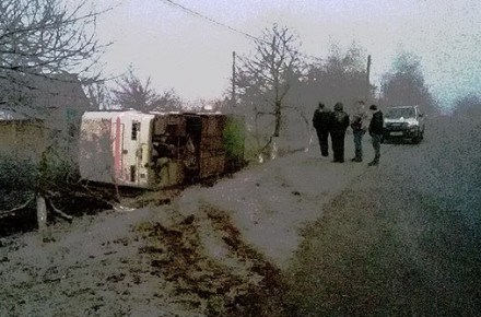 В Волынской области перевернулся автобус с сотрудниками завода