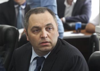 Портнов продает папку с подписями за отставку Шокина