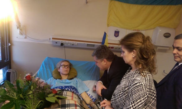 Порошенко посетил Яну Зинкевич в израильском госпитале