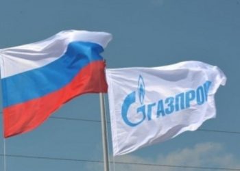 Акции "Газпрома" упали до минимума позапрошлого года