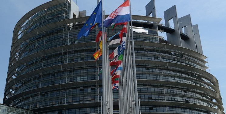 РФ готова возобновить отношения с Евросоюзом, - Медведев