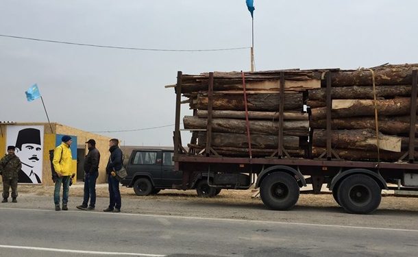 Активисты блокады Крыма оставляют блокпосты на админгранице, - пресса