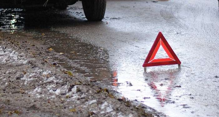 В Харькове автомобиль патрульной полиции въехала в троллейбус