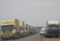 На въезде в Киев со стороны Борисполя скопилось уже около 40 фур