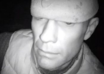 В Киеве вооруженный мужчина напал на полицейского