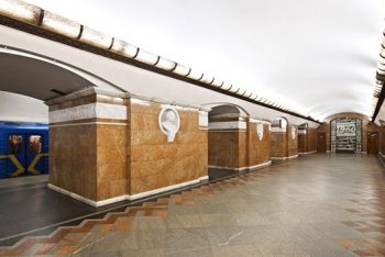 СМИ: В Киеве в час пик остановилась «красная» ветка метро