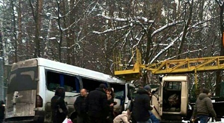 Под Киевом в результате аварии пострадали 15 пассажиров маршрутки